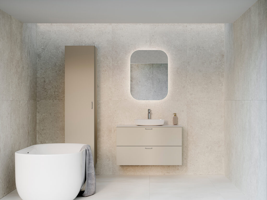 Temal kylpyhuone, jossa greige allaskaappi ja korkea kaappi sekä