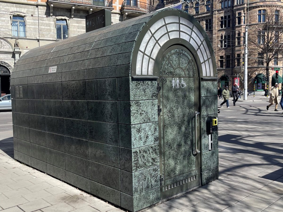 Danfo Publik toalett, Berzeeli Park, Stockholm, emalj