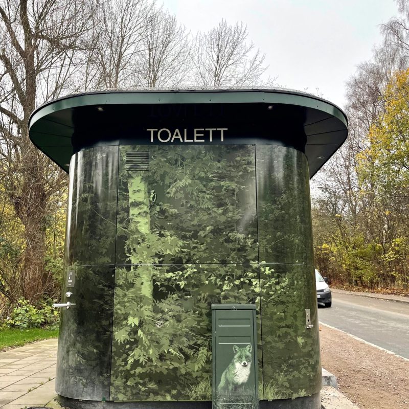 Yleisövessa, Helsingborg, emalipaneelit