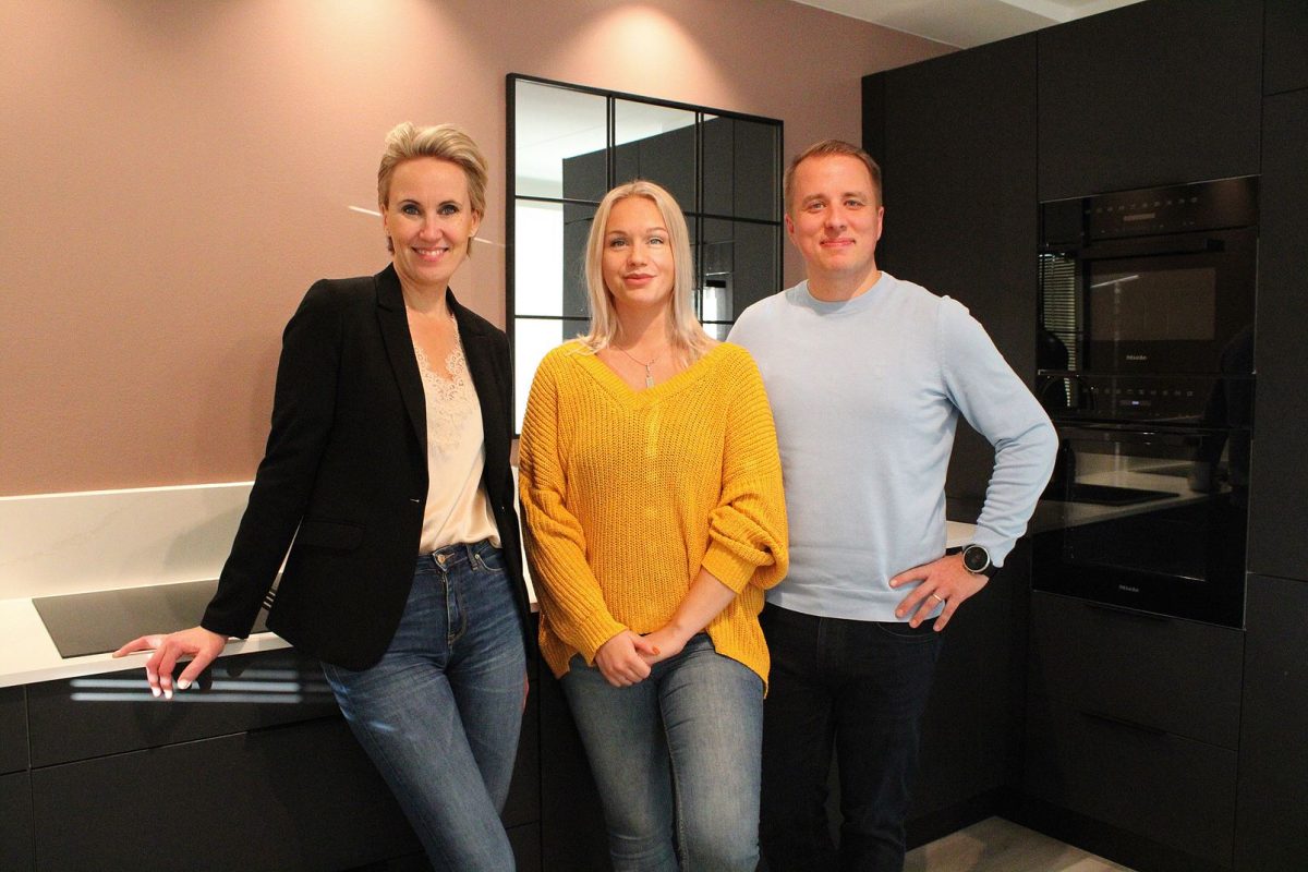 Ninna, Richard ja asukas Niina Ahonen