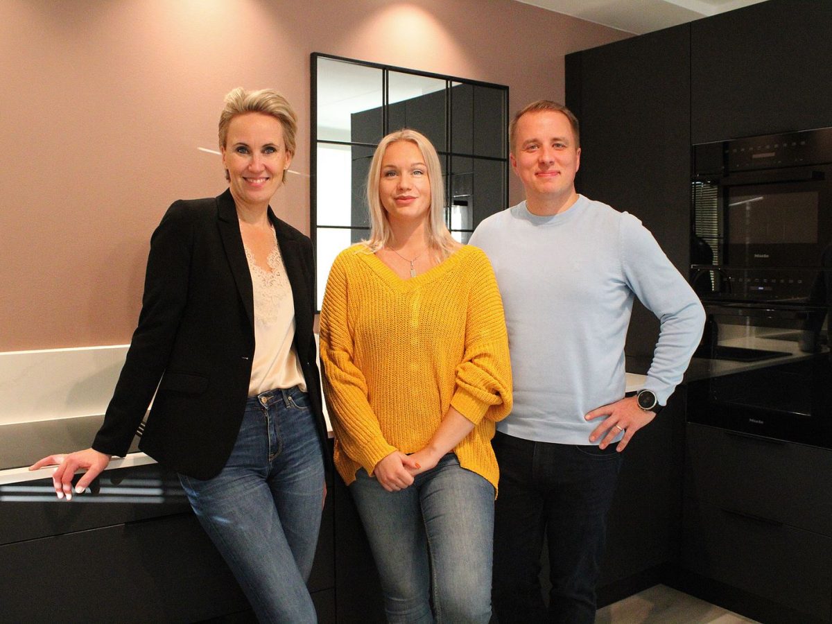 Ninna, Richard ja asukas Niina Ahonen